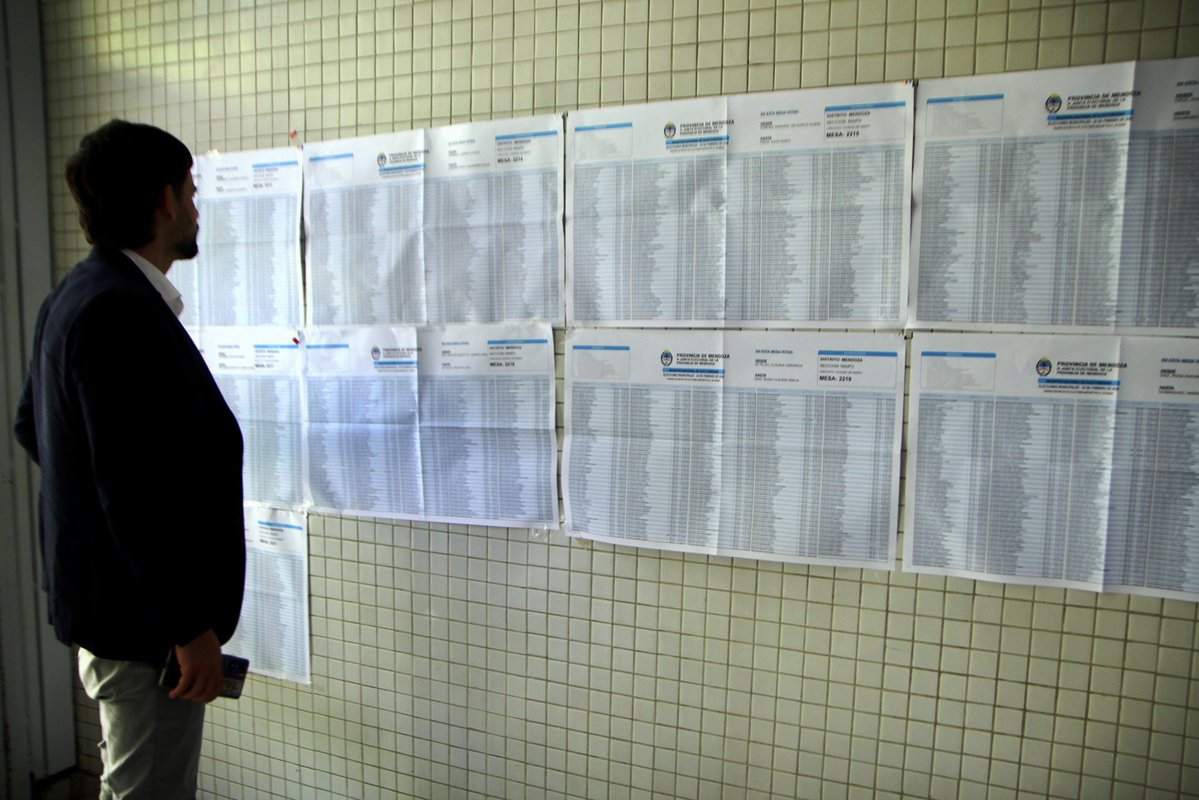 Observamos la capacitación de autoridades de mesa, la accesibilidad del proceso y la metodología de boleta de práctica, iniciativas que también se desarrollan en la Ciudad de Buenos Aires y fortalecen la innovación electoral.