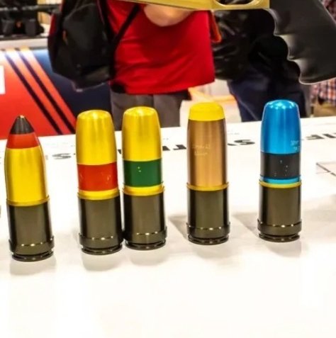 Barret presento un rifle lansagranadas y ahora a los prototipos los muestran pintados como los bolter de warhammer 40k
Sabían totalmente lo que hacían kjj