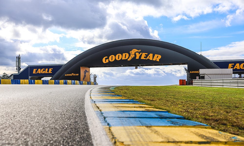 what if we kissed under goodyear bridge?