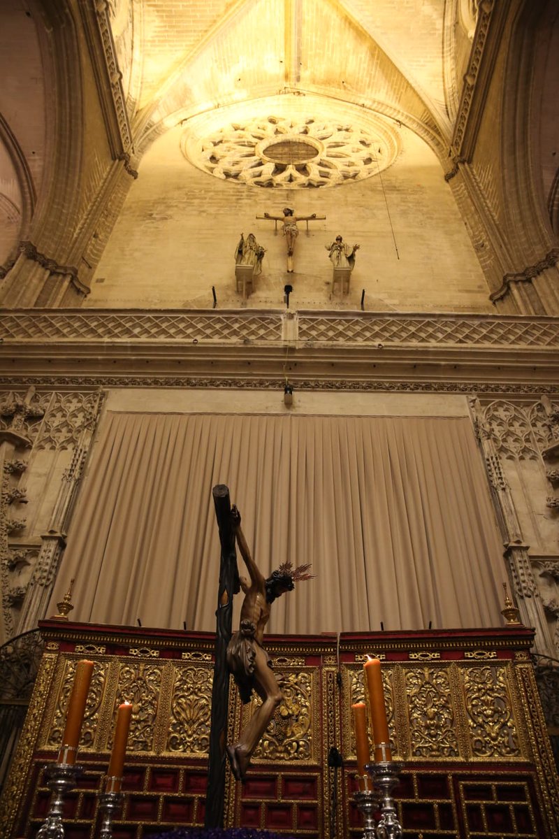 XI ESTACIÓN: JESÚS PROMETE SU REINO AL LADRÓN ARREPENTIDO 📖 Al final 
de nuestra existencia, ten piedad de nosotros y llé-
vanos contigo, por tu infinita bondad.

✝️ <a href="/Hdad_LosGitanos/">Hermandad de Los Gitanos</a>
🗣️ Lectura a cargo de <a href="/EspDeTriana/">Esperanza de Triana</a>

📸 <a href="/Alejandrocp99/">Alejandro del Castillo Perujo</a>

#ViaCrucisSevilla26