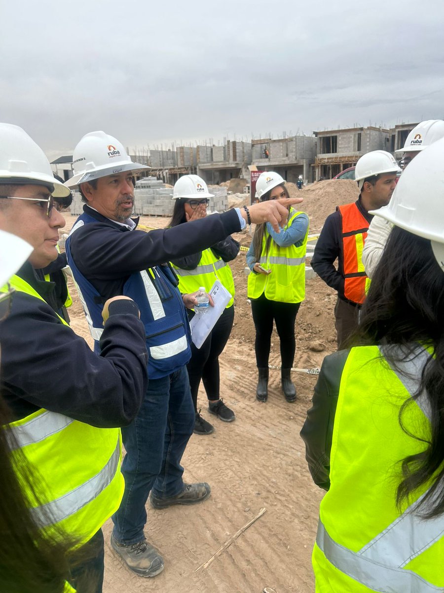 BolsaRuba's tweet photo. Como parte de nuestro proceso de incorporación, se realizo un recorrido en obra con colaboradores de nuevo ingreso, tanto de Corporativo como de Plaza Juárez. Este tipo de experiencias fortalecen el sentido de pertenencia que distingue a Ruba.
#LlegasteACasa🏡 #ADNRuba🧬 https://t.co/HyzFODyKeX