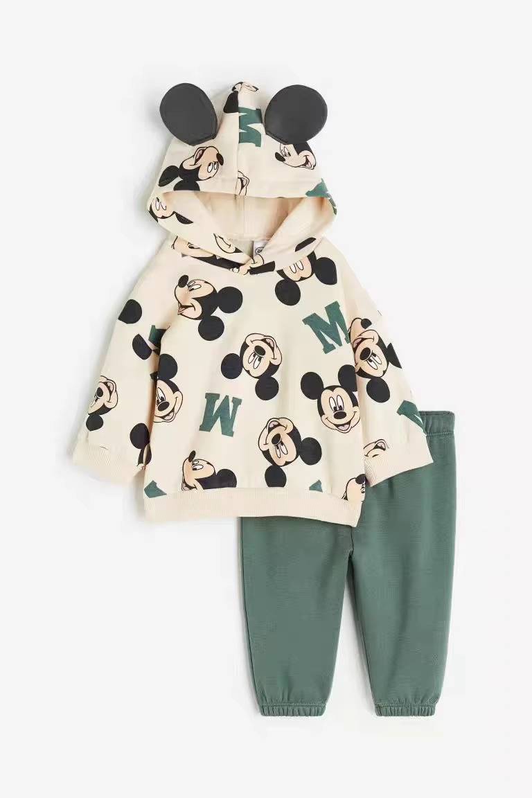 forkidsandteens's tweet image. Cute and cozy💖🧸
The Hooded Sweatshirt brings playful designs and all-day comfort together—perfect for school, weekends, and layering on chilly days. Soft, fun, and easy to style!
#GirlsFashion #CartoonStyle #CozyWear #ForKidsAndTeens #EverydayCute ✨🌈

forkidsandteens.com/product/girls-…