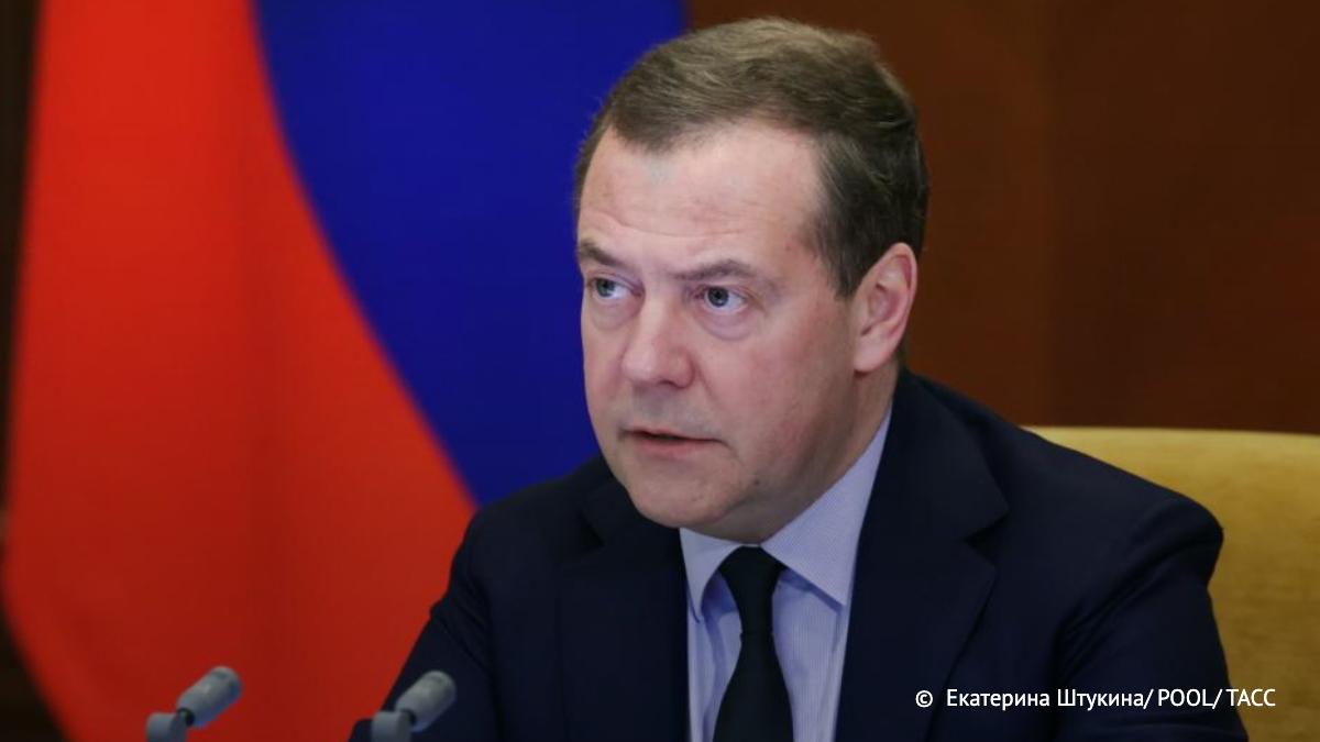 Медведев в ответ на слова Каллас о закрытии въезда в Европу всем участникам СВО заявил, что они могут поехать и без виз, как в 1812-м и 1945-м:
vk.cc/cUKh4I