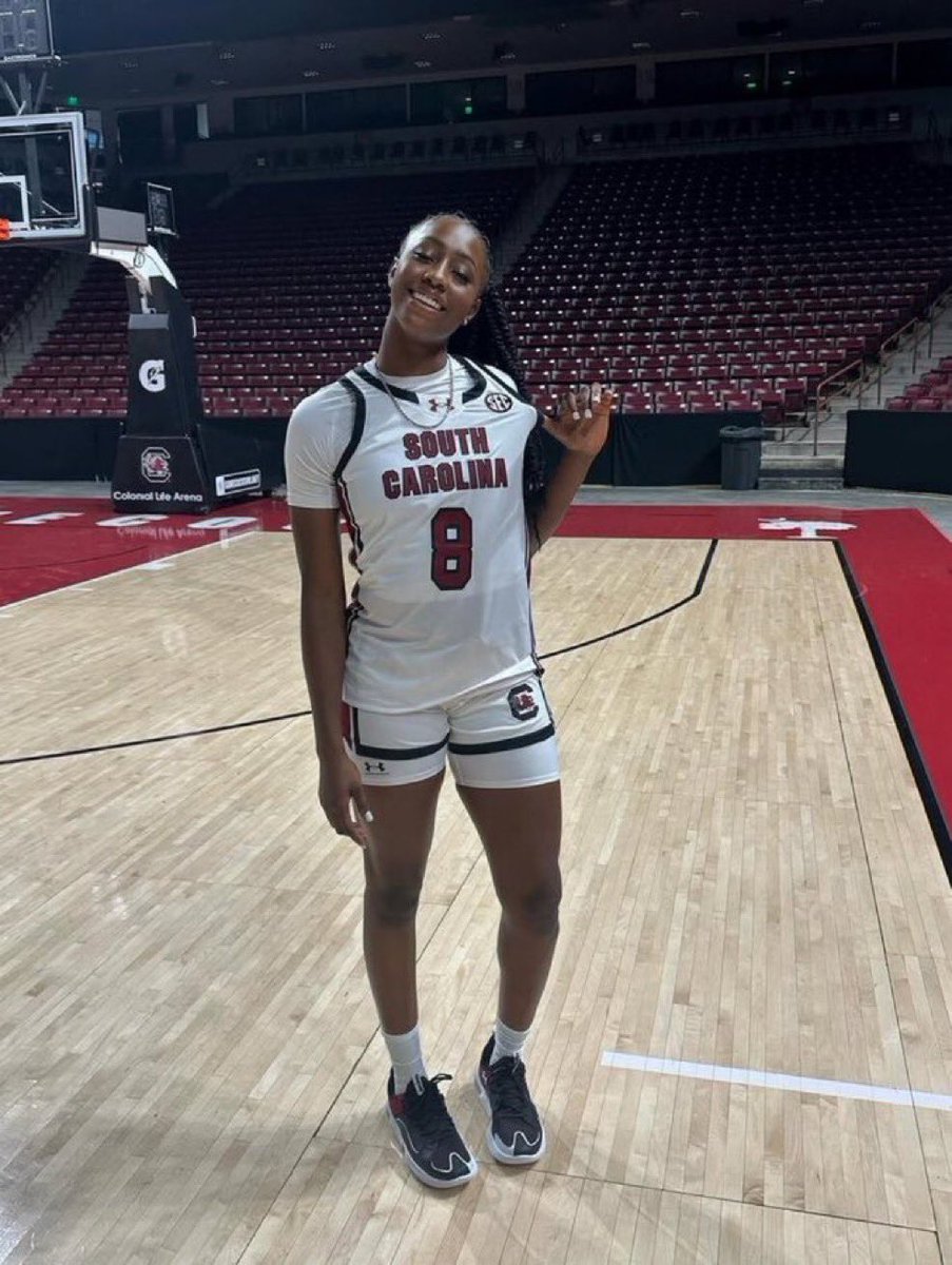 EJayArrow's tweet image. South Carolina is currently the only school in D1 with TWO players inside the Top 20 in FG%:

▪️11. Joyce Edwards (59.59%)
▪️17. Madina Okot (58.58%)