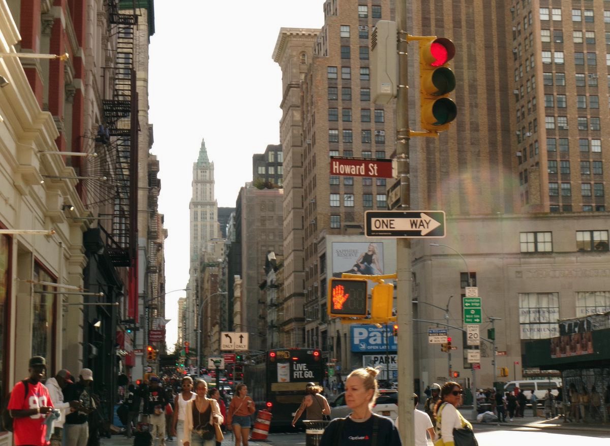 poetcinematic's tweet photo. physically here, mentally in ‘90s new york city https://t.co/1Hc6rMSgls