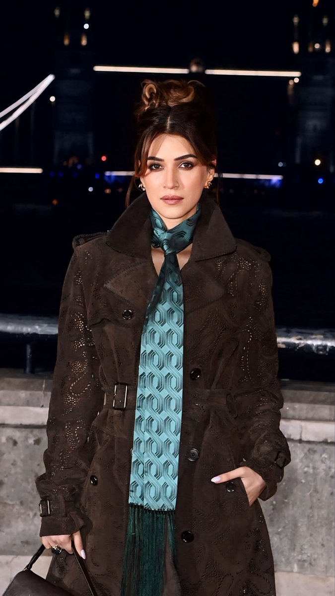 IyanAmjad's tweet image. Kriti Sanon 🦋
#LondonFashionWeek