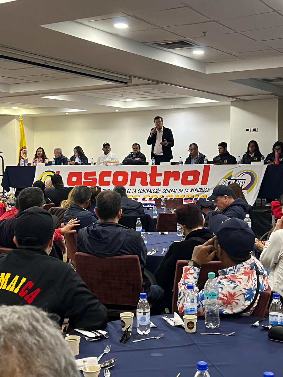 Central Unitaria de Trabajadores tweet media