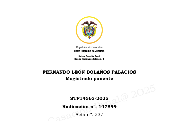 JurisprudenCol's tweet photo. Diferenciación entre antecedentes penales y requerimientos judiciales

En materia constitucional (sentencias T-729/02, C 1011/08 y SU-458/12, entre otras), se ha establecido que una base de datos personales sobre antecedentes penales corresponde a «un conjunto organizado de información personal, en concreto de antecedentes penales, que con ayuda de programas de carácter informático y de una plataforma, permite el acceso fácil e inmediato a una extensión ilimitada de información personal, dependiendo de la cantidad de información personal en ellos contenida y los avances tecnológicos que soportan su operación».

La Corte Constitucional en sentencia SU-139/21 expresó que los antecedentes penales se predican de la persona en sí misma, de su identidad informática y de la existencia de sentencias judiciales condenatorias en su contra; mientras que los requerimientos judiciales obedecen a la existencia de órdenes de captura y asuntos pendientes con las autoridades judiciales.

Portal de actualización Jurisprudencial. Solicita tu suscripción aquí 👉https://t.co/jUGw4X9qS2