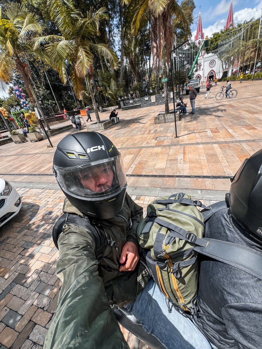 fukajaz's tweet photo. No importa el “cómo”, lo que importa es “VIAJAR”. 🌍✨

Viajar no es solo llegar al destino, es el cambio que ocurre en nosotros mientras nos movemos. ¿Cuál es tu forma favorita de moverte por el mundo? 👇✈️🚂🚗 https://t.co/q5Xzcl3214