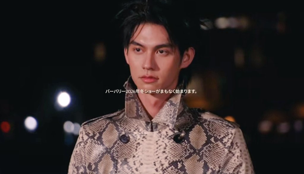 วันนี้พี่เค้าทรงพลังมากจิงๆ

BRIGHT LFW 2026
#BurberryAW26xBRIGHT
#BurberryxBRIGHT
#Burberry
#bbrightvc