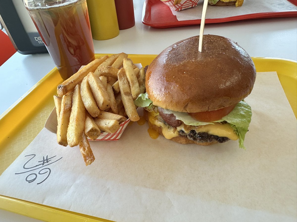 ⟡ Anura ⟡👑🖤 tweet media