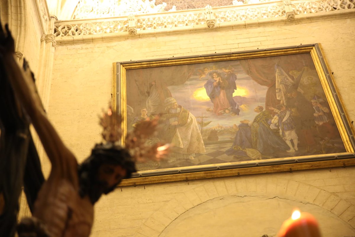 XIII ESTACIÓN: JESÚS MUERE EN LA CRUZ 📖 Señor, acércanos a tus bra-
zos clavados y acógenos en un abrazo de tu infinita 
ternura, y danos la certeza de que nada ni nadie 
podrá separarnos nunca del amor divino.

✝️ <a href="/hdadsoledad/">La Soledad</a>
🗣️ Lectura a cargo de <a href="/hdaddelsol/">Hermandad del Sol</a>

📸