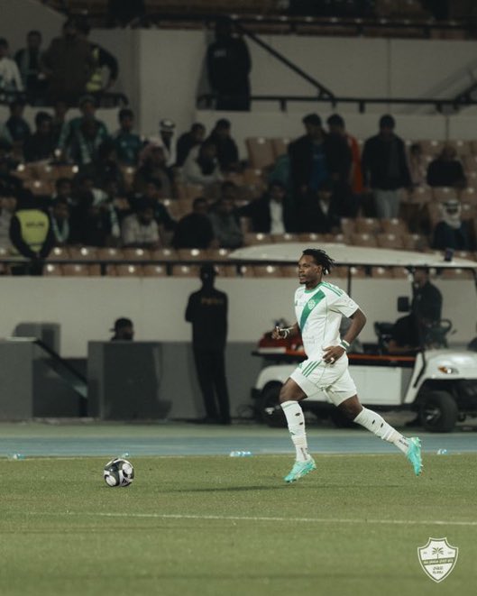 الله سلمنا منه الشوط الاول ولا كان بيسجل فينا هدف #الاهلي_ضمك