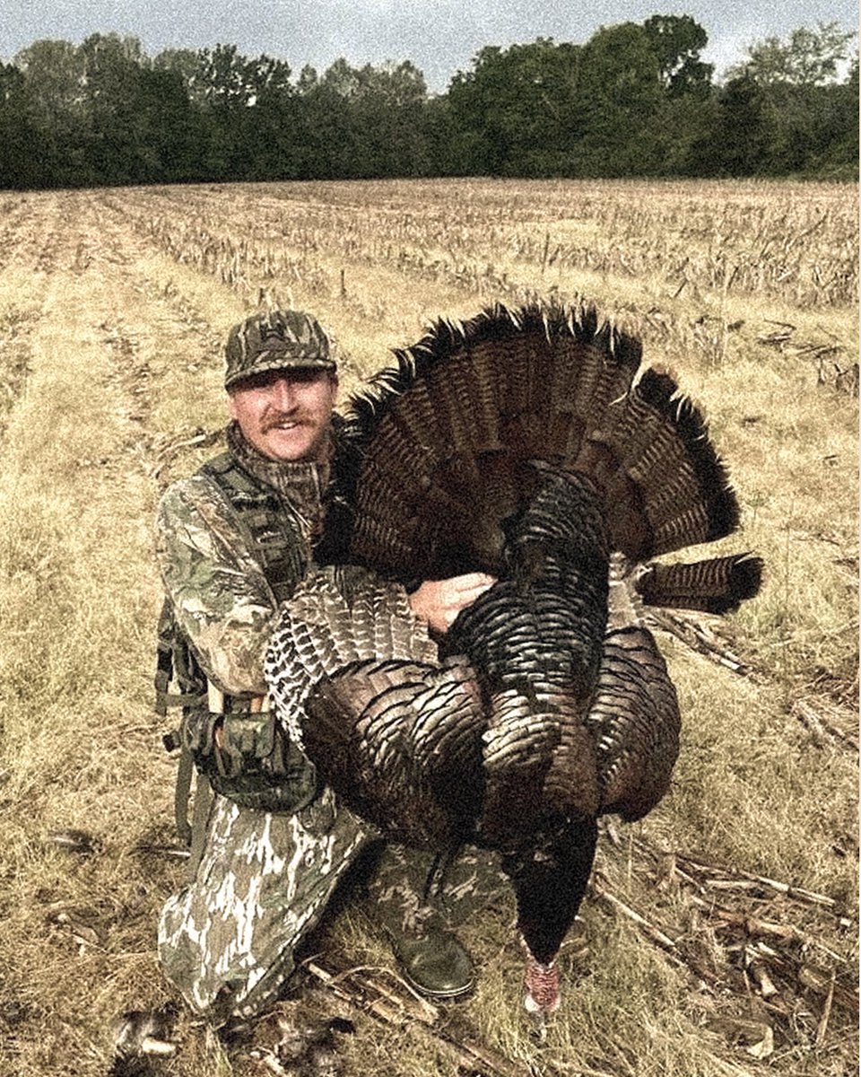 Sportsmans Warehouse tweet media