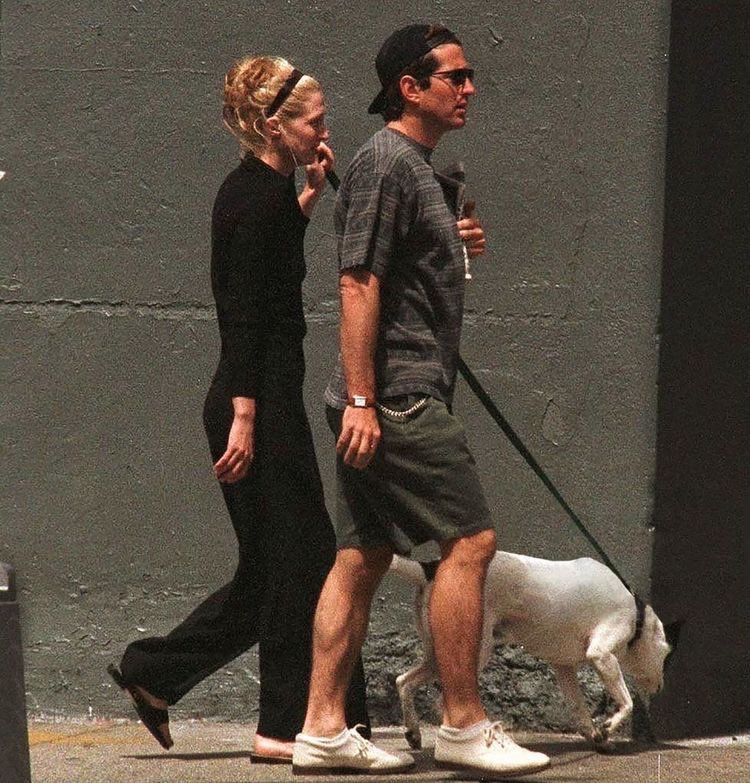 Diorgirlx's tweet photo. John F. Kennedy Jr. and Carolyn Bessette https://t.co/Hh3ZjXRbhO