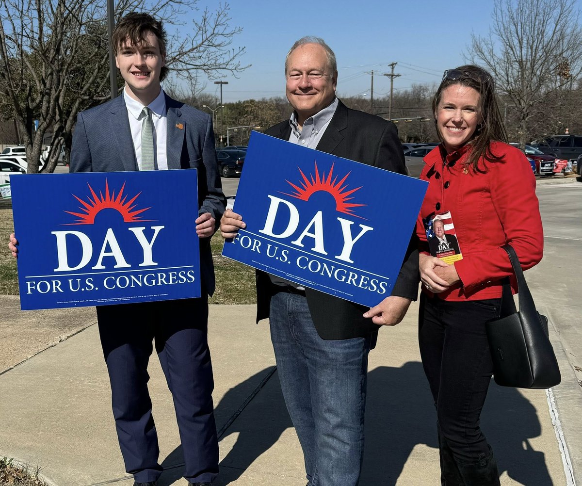 DayforTexas's tweet photo. I spent some time this morning out poll greeting with volunteers in Richardson! Thank you to all the voters who came up and said hello over the weekend!
Haven’t voted vet? Early voting locations in Dallas County are open until 7pm today, and are open Sunday from 12 pm to 6 pm. Vote Darrell Day for TX-32!

#RichardsonTX #CD32 #TX32