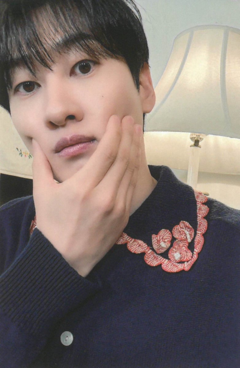 Super Junior D&amp;E - FROMM Subscription Renewal Photocard - Hyukjae 2/3 💙

🐰 - 😚
(Let me squeeze those cheekies too 💗💗)

#SUPERJUNIOR #슈퍼주니어 
#SuperJuniorDnE #슈퍼주니어DnE
#은혁 #EUNHYUK <a href="/AllRiseSilver/">Dalnim</a>
#동해 #DONGHAE <a href="/donghae861015/">Super Junior 이동해</a>
<a href="/SJ_DnE_official/">SUPER JUNIOR-D&E official</a> <a href="/SJ_DnE_JP/">SUPER JUNIOR-D&E JAPAN</a>