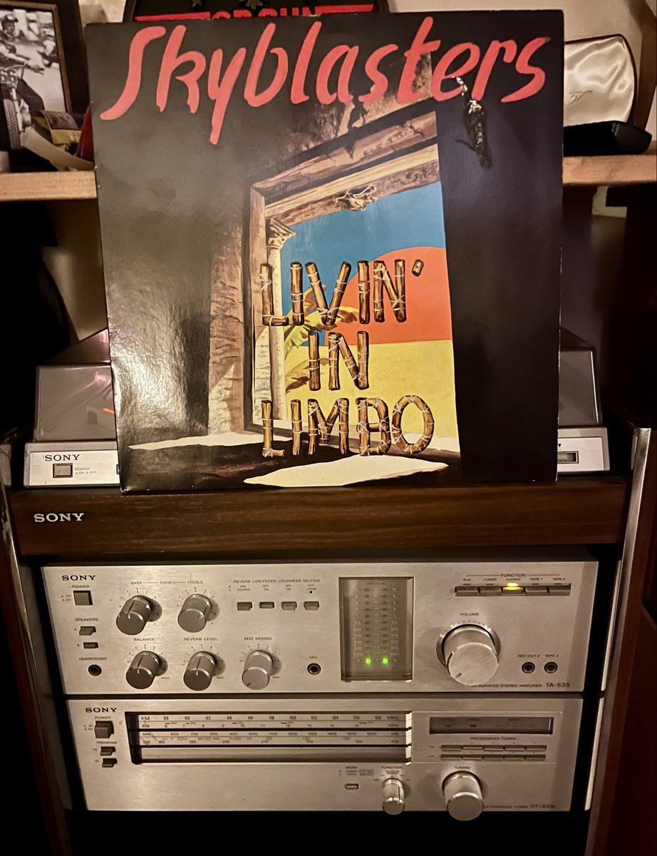 Chillin on Monday night met de ouwe rukkers van @theskyblasters 👌🏻😎
May you chill in peace PDW!
“Livin’ in Limbo”
CNR Records 1988