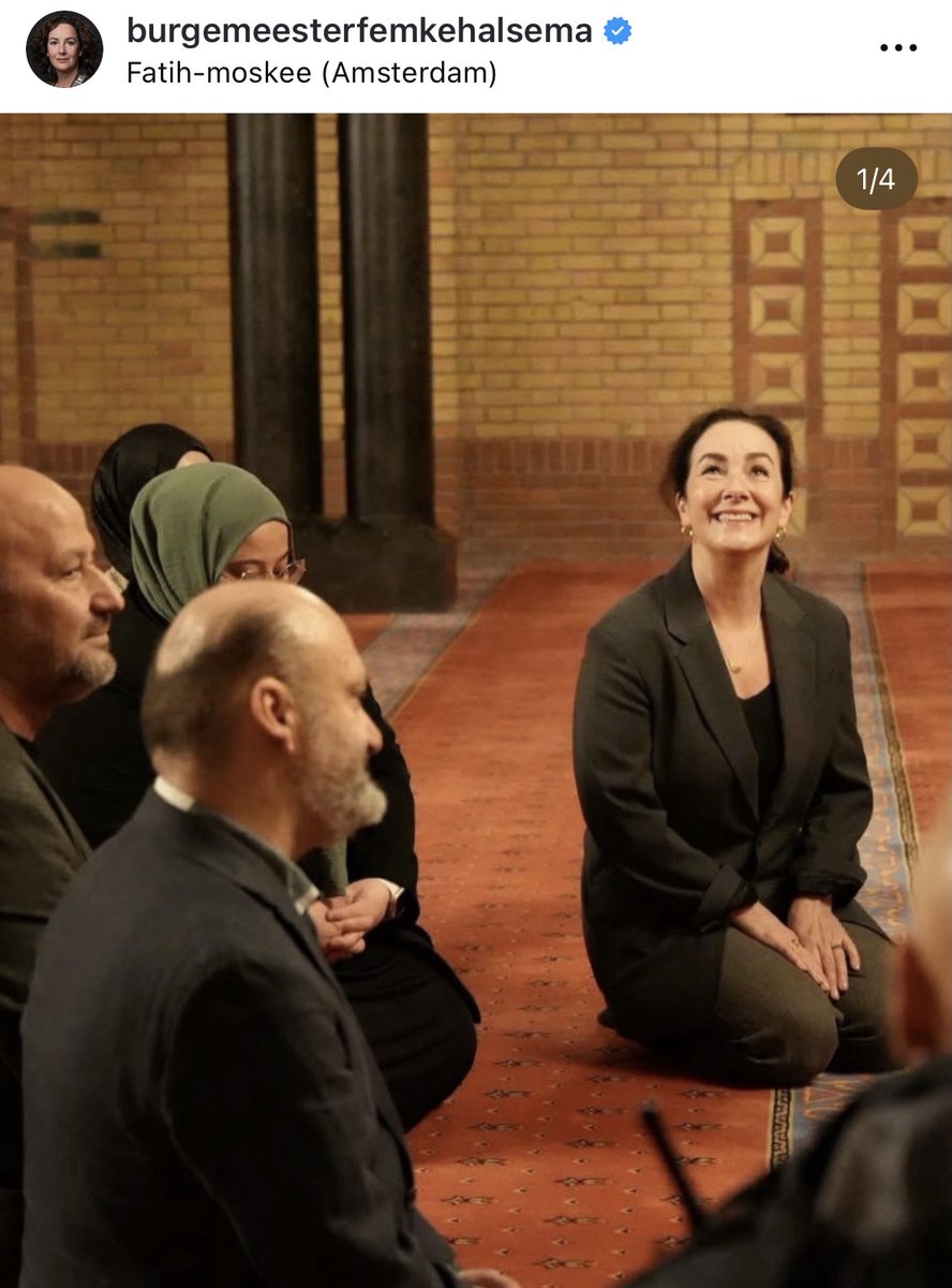 DalesGeert63675's tweet photo. Geen tijd om aanwezig te zijn toen de Sint-Nicolaasbasiliek werd ingewijd tot (co-)kathedraal. Geen enkele aandacht voor Aswoensdag (jl. 18/2) en het vasten door katholieken. Te druk met moslims behagen. Prioriteiten, zullen we maar zeggen. https://t.co/IUROgJKiHF