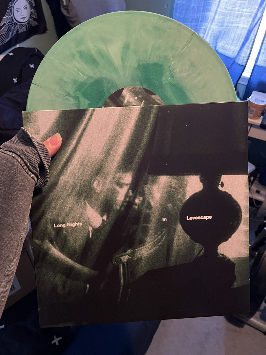skye_wav's tweet photo. early AOTY contender goes to ‘Long Nights In Lovescape’ by #Mirrorcell
also i’ve never seen a glitter design on vinyl before omfg https://t.co/nxrVcnqFRn