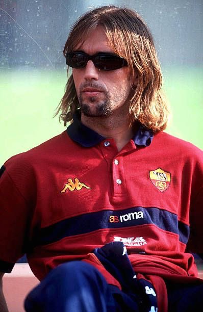 lanetafutbolera's tweet photo. Si viste jugar a Batistuta…
entiendes lo que era temerle a un delantero.

No había tutoriales.
No había poses.

Había potencia.
Había carácter.
Había gol.

Y eso… eso no pasa de moda.

#Batigol #LaNetaFutbolera ⚽🔥 https://t.co/dMx0yQ6Z9F