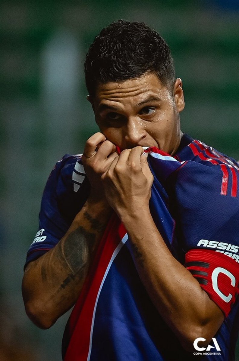 🚨🇨🇴 El cuerpo técnico de Néstor Lorenzo recibió el reporte médico de Juan Fernando Quintero: desgarro grado I en el bíceps femoral derecho. 

En principio, tres semanas de recuperación. Habrá seguimiento especial para determinar si entra en la convocatoria de marzo.