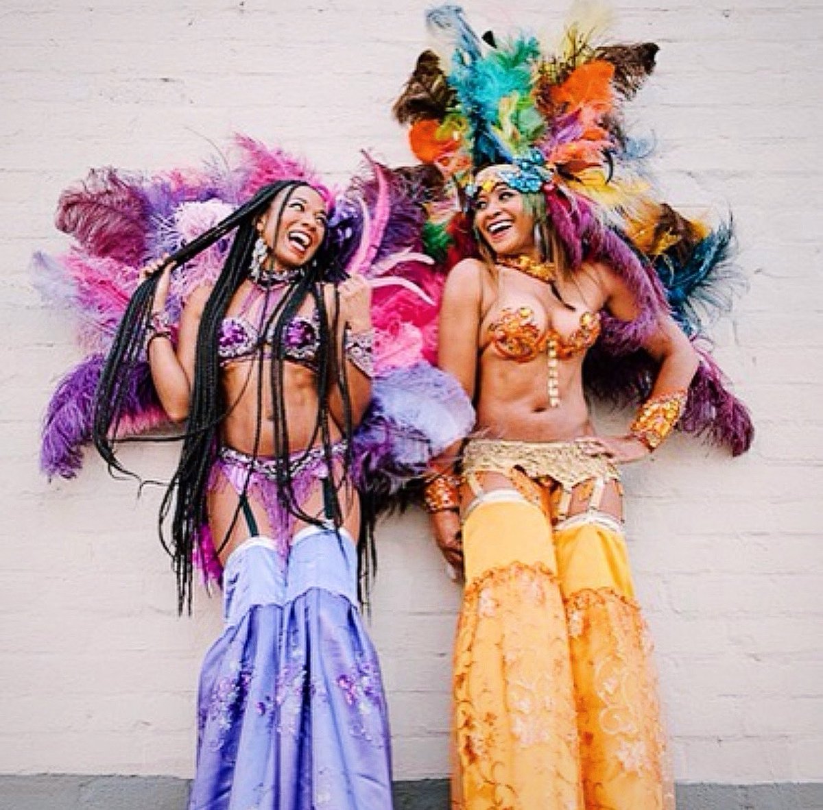 KarenShevaEva's tweet image. Not letting another year go by without getting to Carnaval! Rio 2027 here I come! Who’s with me?🇧🇷❤️ Maybe I’ll even bring the stilts!😜

With the beautiful Erica Duff 🖤

📷 by Rollence Patugan 

#mondaymotivaton #riocarnaval #letsgooooo #samba #carnival