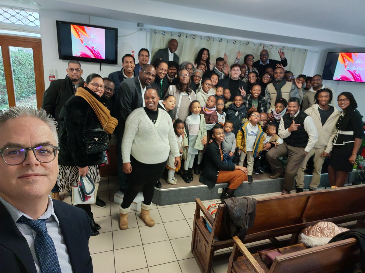 tateu94's tweet photo. Ce sabbat 14 février 2026, à l'église adventiste de Morsang-sur-Orge. Les 2 photos ci-dessous ont 14 ans d'écart. Heureux d'avoir pu passer cette matinée avec cette belle communauté. https://t.co/KrKVDNsttx