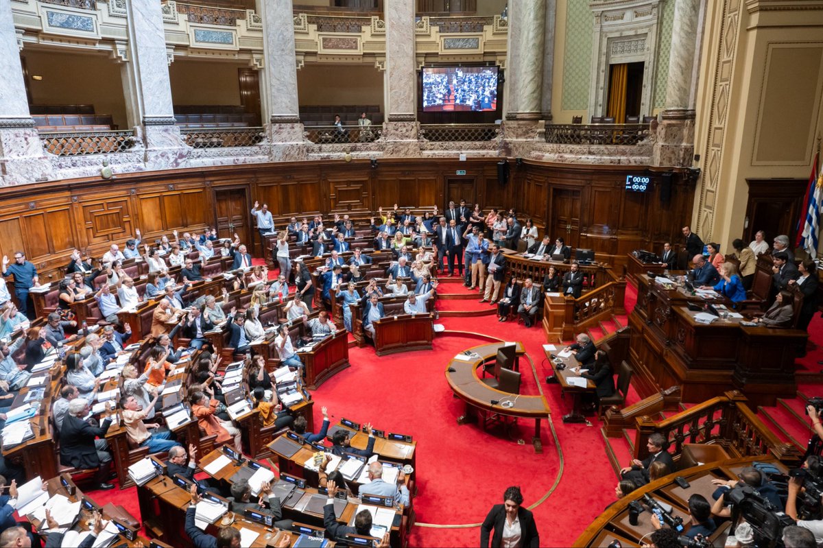 La Asamblea General resolvió la creación de una Comisión Investigadora bicameral para analizar el proceso de adquisición de las patrulleras oceánicas al astillero Cardama.

Se trata de una herramienta prevista en nuestro ordenamiento jurídico para esclarecer los hechos y
