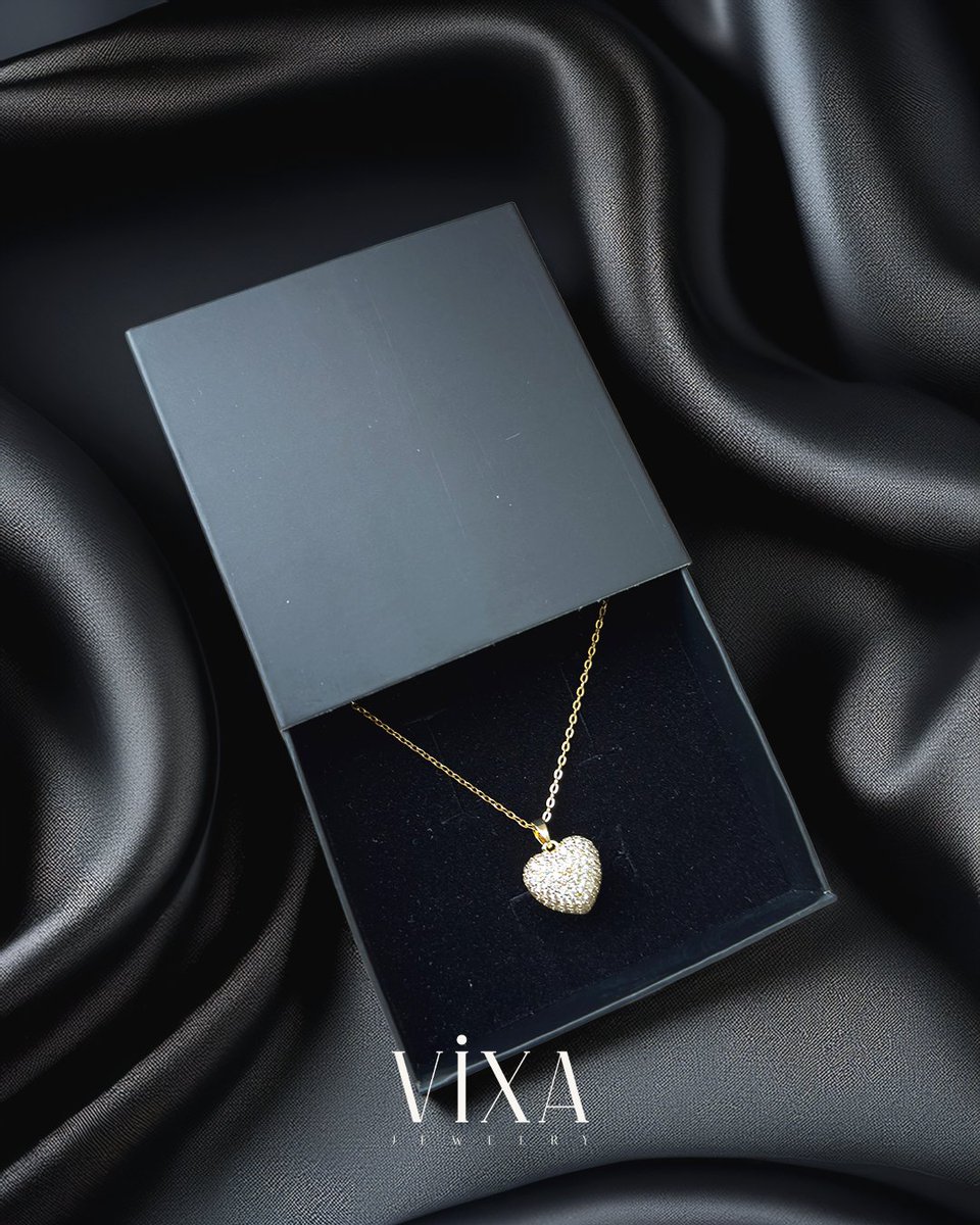 vixajewelry's tweet photo. Zarafet detaylarda saklıdır. ✨
Siyahın asaleti, VIXA’nın ışıltısıyla buluştu. 316L premium çelikten üretilen, kararmayan ve her anınıza eşlik eden ikonik kalp kolyemizle tanışın. 🖤🌟
Işıltınız imzanız olsun.
#VIXA #Jewelry #OldMoney #Zarafet #ÇelikTakı https://t.co/pwcPJk7zxI