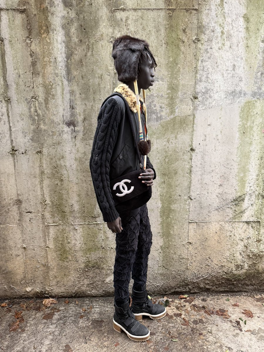 Nun2wear tweet media