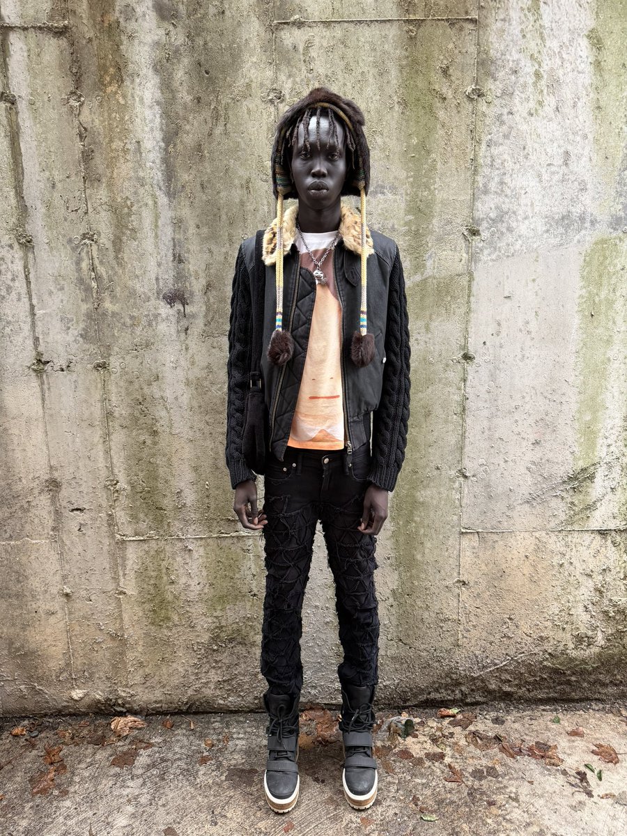 Nun2wear tweet media