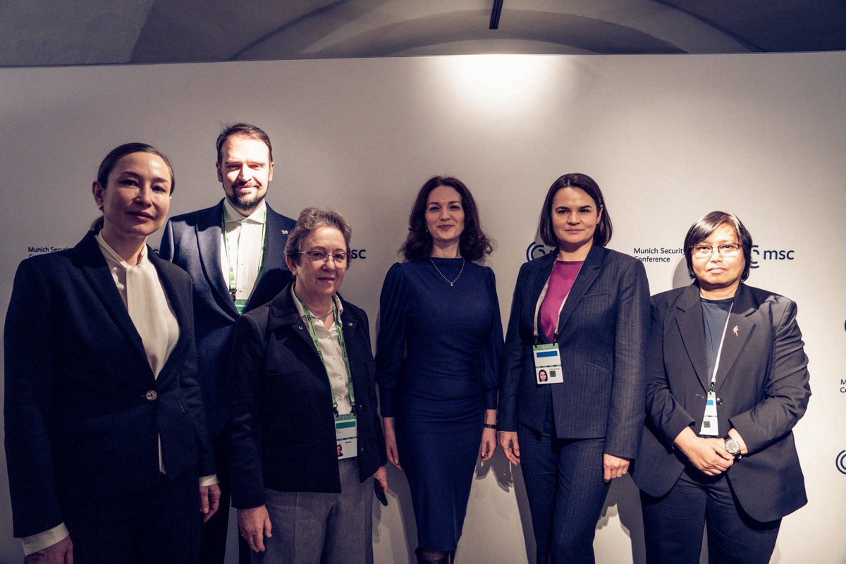 NUGRepOfficeCZE's tweet photo. Burma &amp; Belarus are on the same boat.
Two peoples resisting repression.
Two struggles for dignity and democracy.
No legitimacy for dictatorships.
Solidarity with Myanmar &amp; Belarus.@MunSecConf https://t.co/WzzPJOquA8