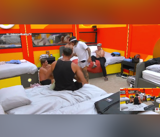 Josh, Sergio, Horacio intentando calentar a Fabio.....
y Fabio dice q va a muerte con ellas

lo reventaditos q están
Dicen q Oriana está fiera... q es muy exagerada, pues no han visto nada, está al 30% xDDD #LCDLF6