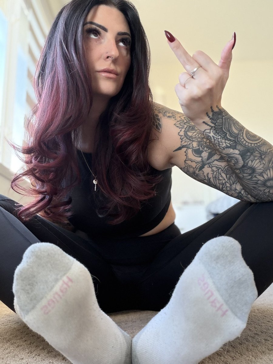 RelapseForRavyn's tweet photo. Socksexual say what? https://t.co/KB58fW41B6