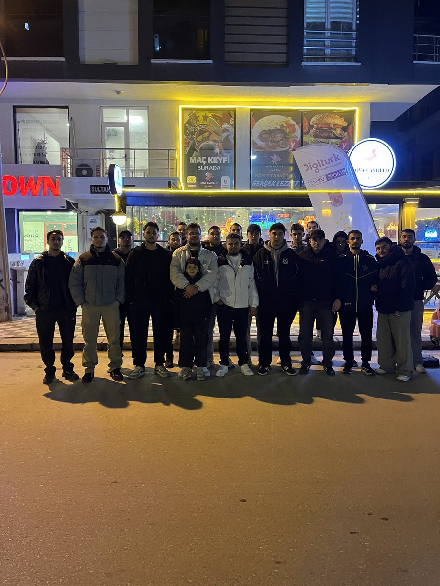 SADECE FENERBAHÇE.
kasımpaşa maçını kardeşlerimizle izledik .