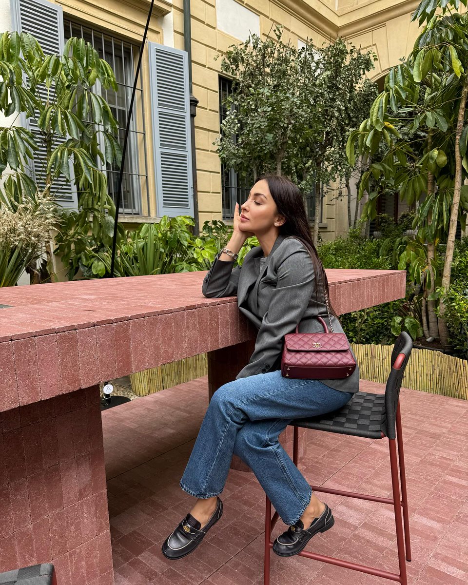 When the outfit says 'I’ve got places to be' but the pose says 'not today'