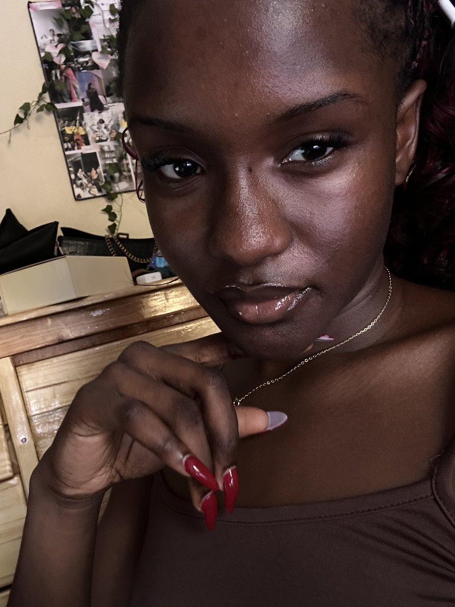 Naomi tweet media