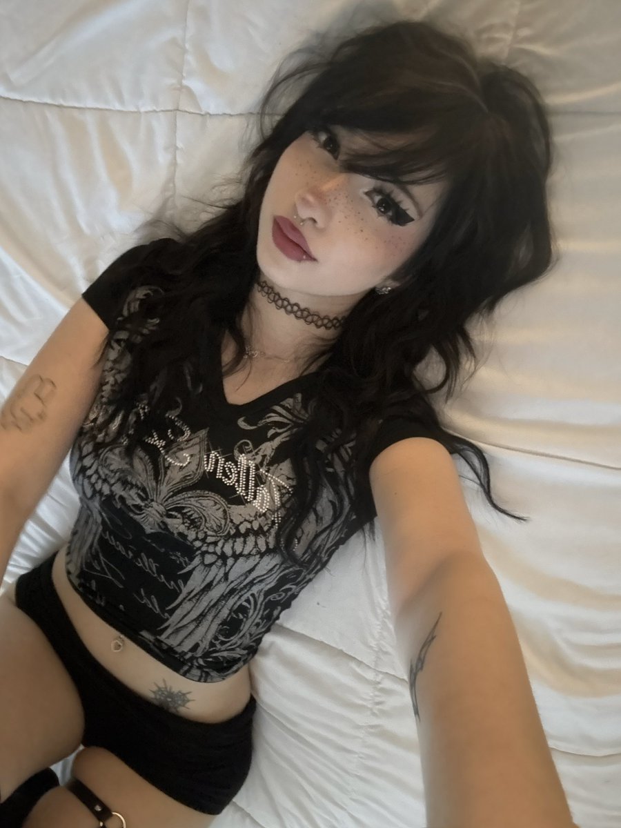 gia tweet media