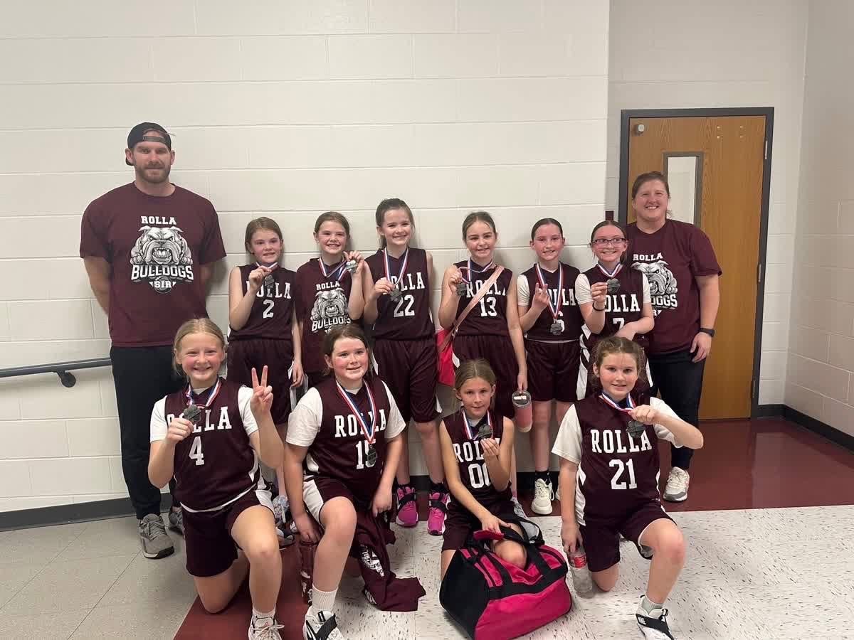 Bringitstrong's tweet image. All smiles for our #SIRBasketball 4th Grade Girls team for taking 2nd Place at the Rolla SIR Tourney.
Excited to watch this team continue to grow!
#RollaDAWGS #BuildTheProgram