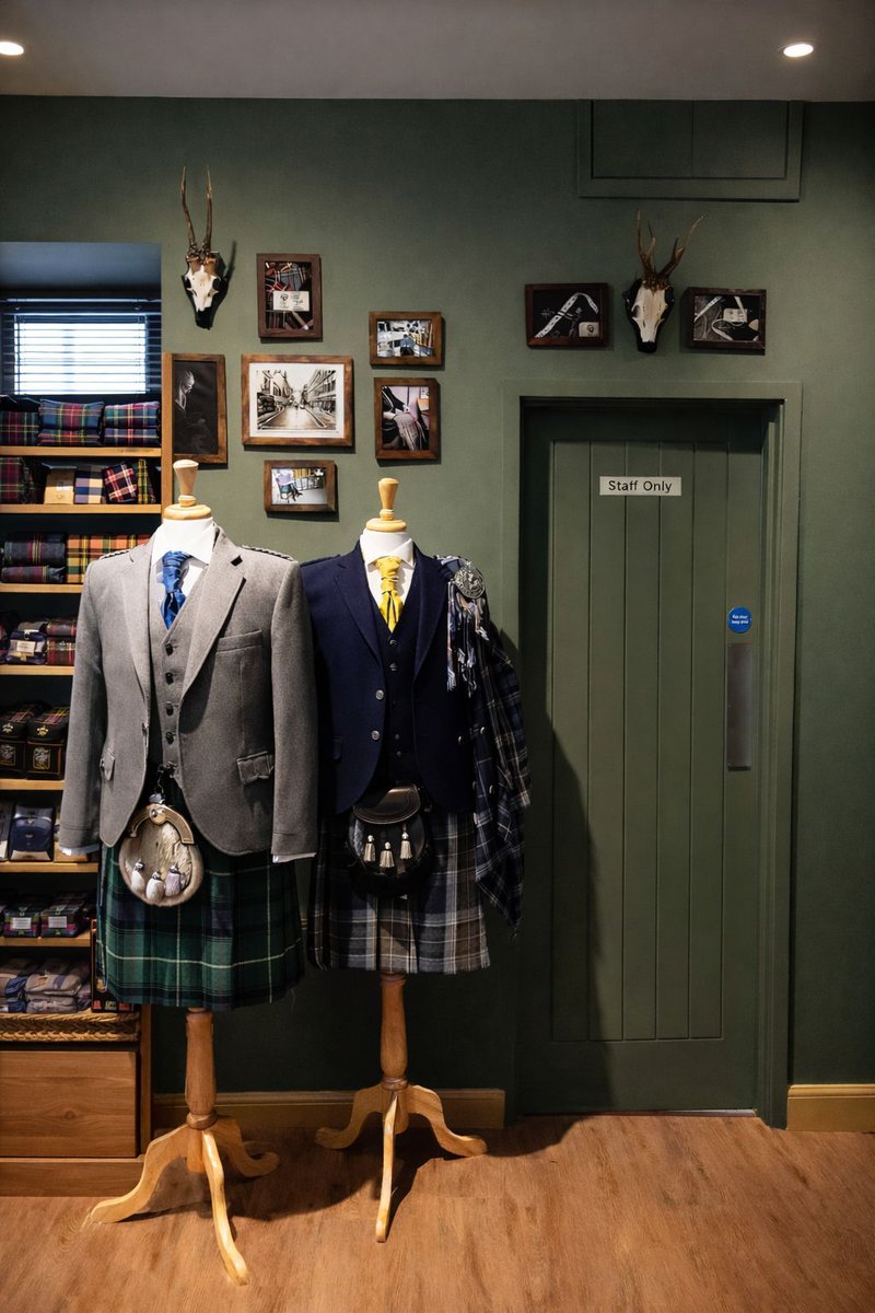 Aleksandra J. Hannah tweet media