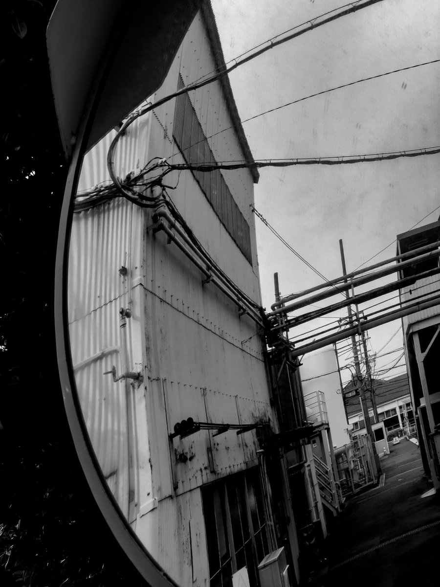 Wired to Nowhere
iPhone pic