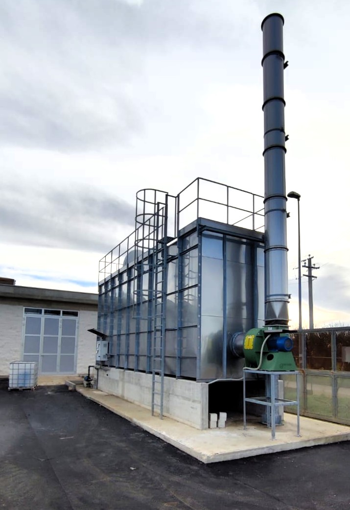 AirCleansrl's tweet image. Increasing demand for our #Biotrickling systems for #odourtreatment in #WWTP.
In this case, combined #CrumRubber™–#MonaShell® technology in a dual-stage configuration.
In-house production and an integrated team ensure quality, full control, and efficient, #sustainable solutions