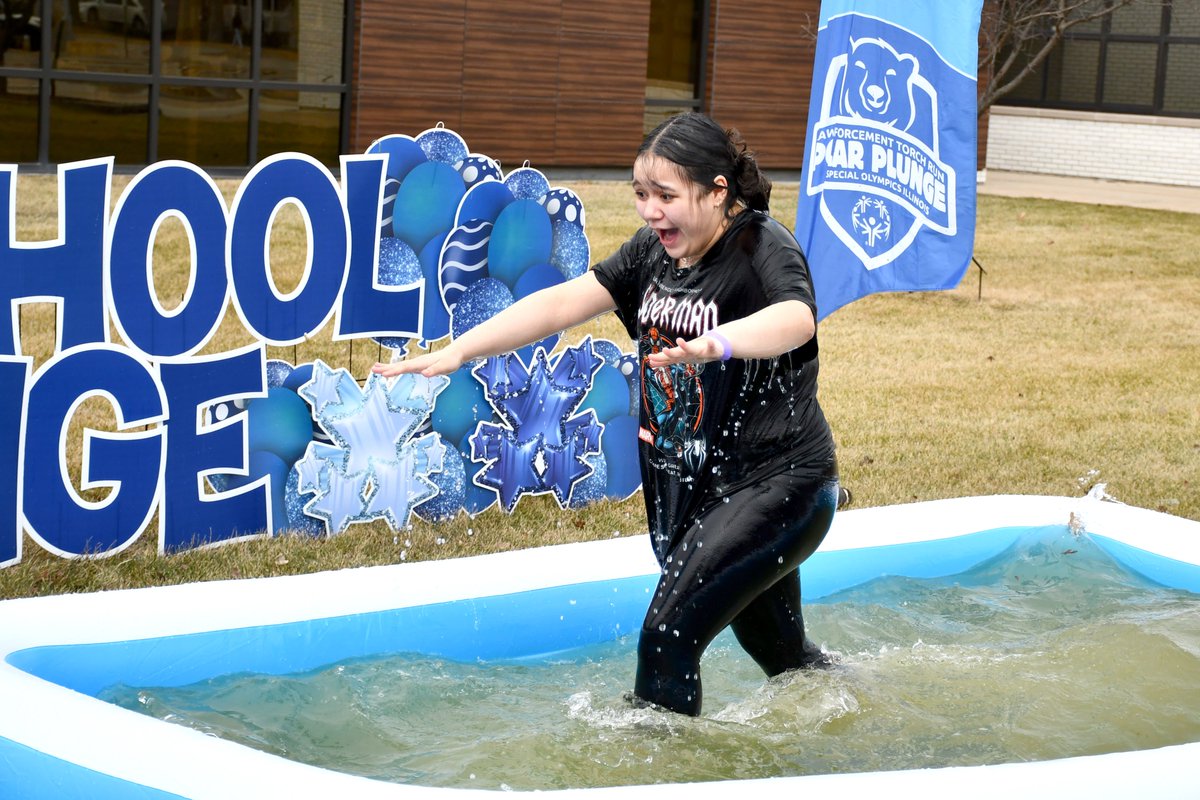 Fenton HS Dist. 100 tweet media