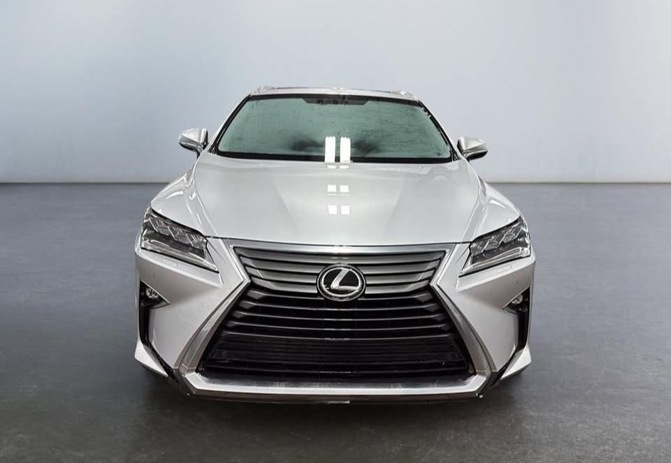 AwololaRildwan's tweet photo. 🇺🇸2017 LEXUS RX350 

Zero impact!
💰price - N26M (with shipping)

📍Yankee to Lagos💯✅#Elchapo #Dremo #FreePalestine #Fido #Erigga #Edostate https://t.co/t5ZhmxGYlb
