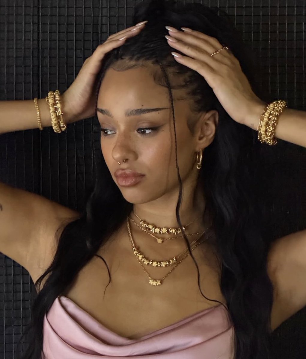 NewsKatseye's tweet photo. The Cut has wrote an article about Manon’s hiatus and the common label mistreatment of Black girl-group members! 📢 

We need more of THIS for an effective boycott! 

#WEWANTMANON
#ForeverWithManon
#BoycottForManon https://t.co/m0Eu8qIBBg