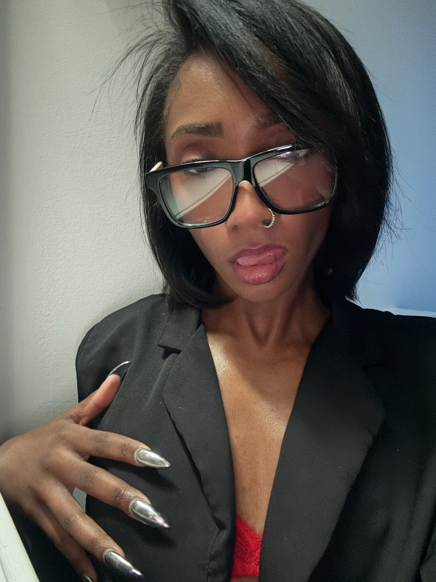 skylahjayy's tweet photo. grown &amp; sexy vibes https://t.co/BgUTml2gC2