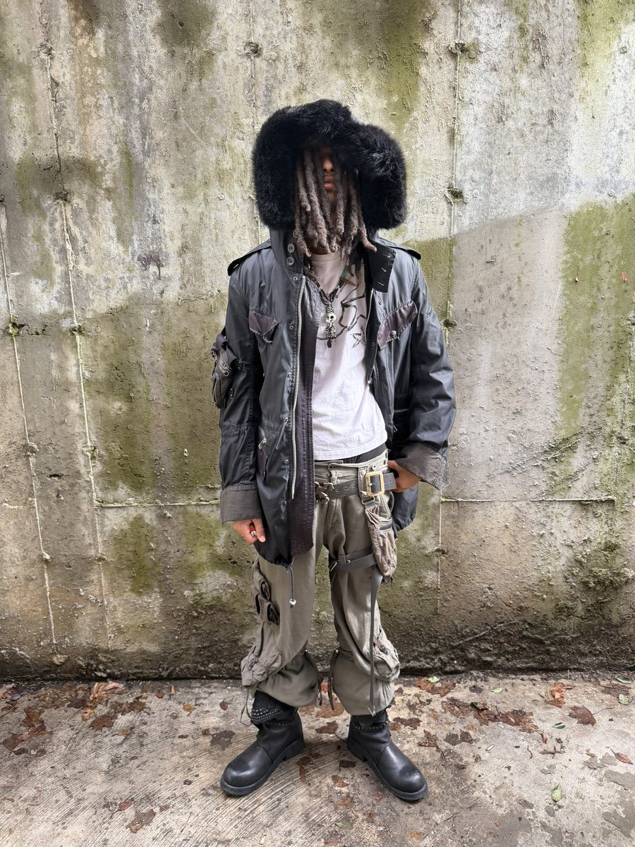 Nun2wear tweet media