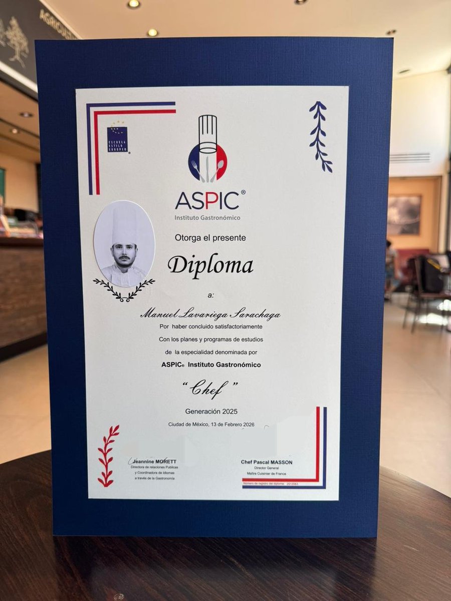 Hoy no celebro solo un diploma.
Celebro disciplina.
Celebro formación formal.
Celebro el respeto por la técnica.

instagram.com/p/DVHS6hBj6-e/…