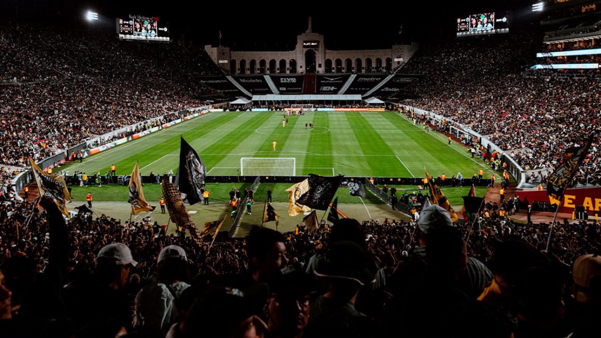 cam_pellegrino's tweet image. MLS Attendance 2/21-22:

1 #LAFC 75,673 (81%)
2 #Sounders 31,606 (44%)
3 #FCCincy 25,513 (98%)
4 #SDFC 25,412 (73%)
5 #EveryoneN 25,044 (83%)
6 #LAGalaxy 25,025 (82%)
7 #OrlandoCity 24,453 (96%)
8 #VWFC 23,546 (43%)
9 #AllForCITY 22,423 (100%)
10 #RCTID 22,210 (87%)